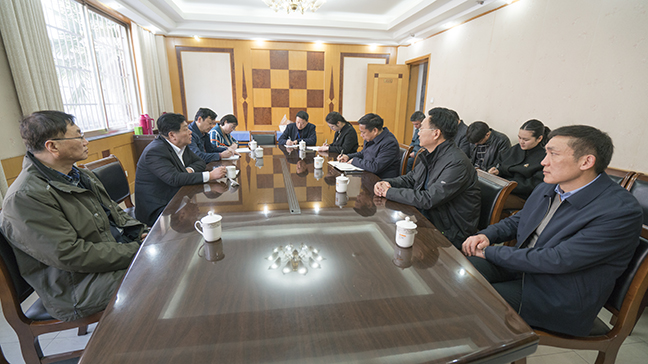 4:图为戴董事长在招商场召开安全会议.jpg